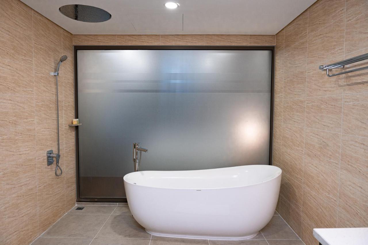 1Br - 1 Sofa Bed Luxurious 5-Stars Resort Phuc Yen Esterno foto